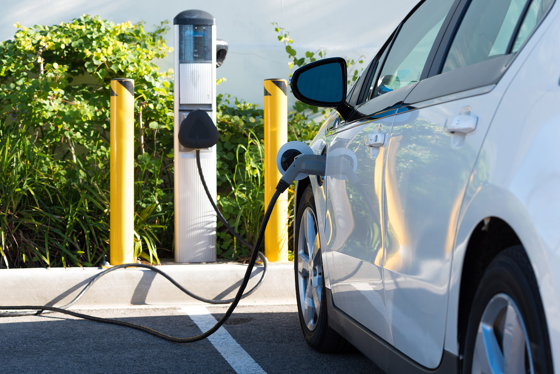 Voyager en voiture électrique : bien planifier pour voyager détendu